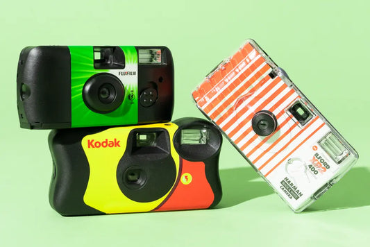 Comparaison entre les appareils photo jetables Kodak et Fujifilm