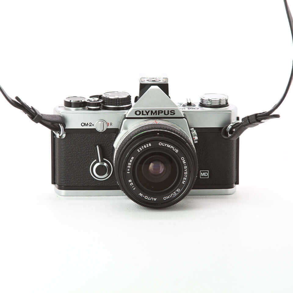 Olympus OM-2N – Avec 2 Objectifs – Argentique – Occasion