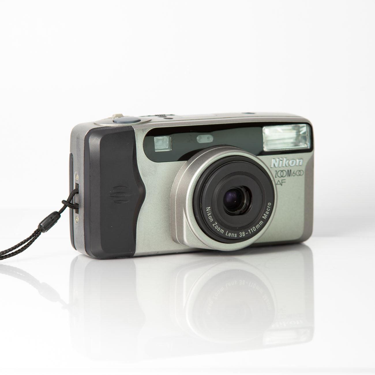 Nikon zoom 600 AF appareil photo argentique